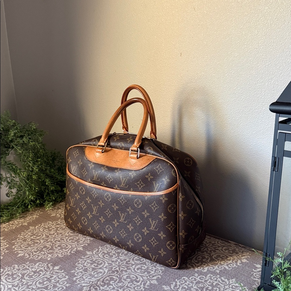 Louis Vuitton Deauville Vanity Monogram Canvas COA - Picture 11 of 17